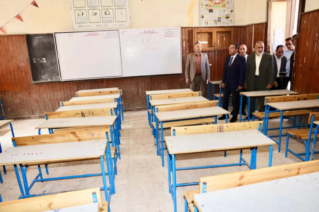 قبيل انطلاق ماراثون الثانوية العامة غدا..محافظ المنوفية يتفقد جاهزية لجان الامتحان و استراحات المراقبين 19 - جريدة المساء