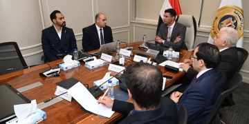 وزير الصناعة يبحث فرص دعم التحول الأخضر وتعزيز تنافسية القطاع الصناعي 1 - جريدة المساء