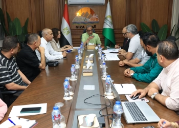 ضعف المياه والغاز والنظافة.. محافظ الجيزة يناقش المشروعات بحي الطالبية 27 - جريدة المساء