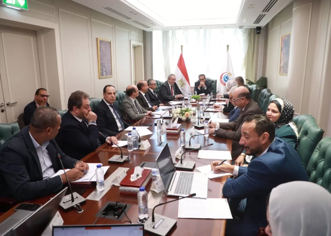 وزير الصحة فى اجتماع هيئة المستشفيات التعليمية: إنشاء وتجهيز وحدة العلاج باليود المشع لدعم خدمات علاج الأورام بالمحافظات 16 - جريدة المساء