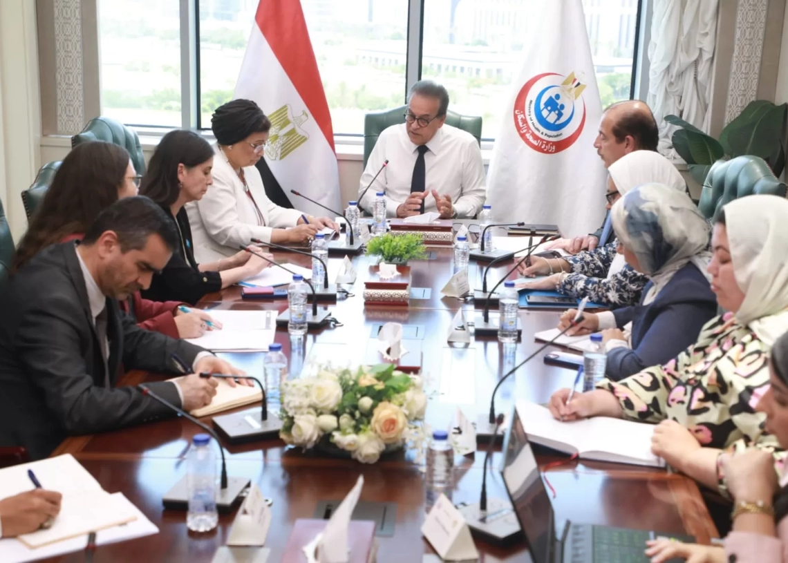 وزير الصحة بحث مع ممثلة اليونيسيف لدى مصر تعزيز التعاون في صحة الطفل 19 - جريدة المساء