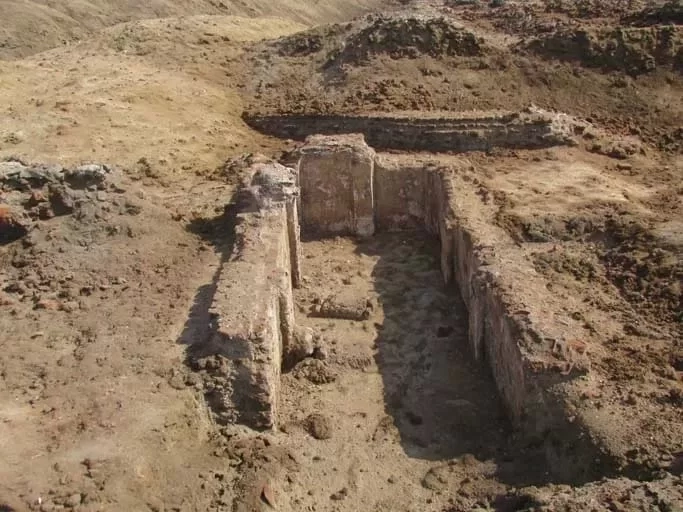"تنيس".. مدينة الملوك والنسيج وكسوة الكعبة.. حضارة غابت تحت مياه بحيرة المنزلة ببورسعيد  19 - جريدة المساء