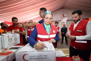أمل عمار تشارك في إطلاق قافلة الهلال الأحمر لدعم المرأة الفلسطينية 20 - جريدة المساء