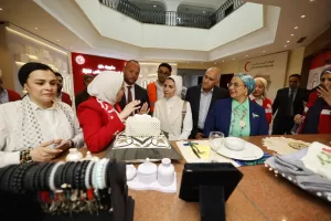 أمل عمار تشارك في إطلاق قافلة الهلال الأحمر لدعم المرأة الفلسطينية 30 - جريدة المساء