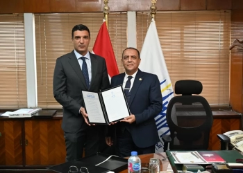 وزير الصناعة يتفقد العمليات الانتاجية بالهيئة العامة لشئون المطابع الاميرية ويبحث خطط تطوير الهيئة خلال المرحلة المقبلة 25 - جريدة المساء