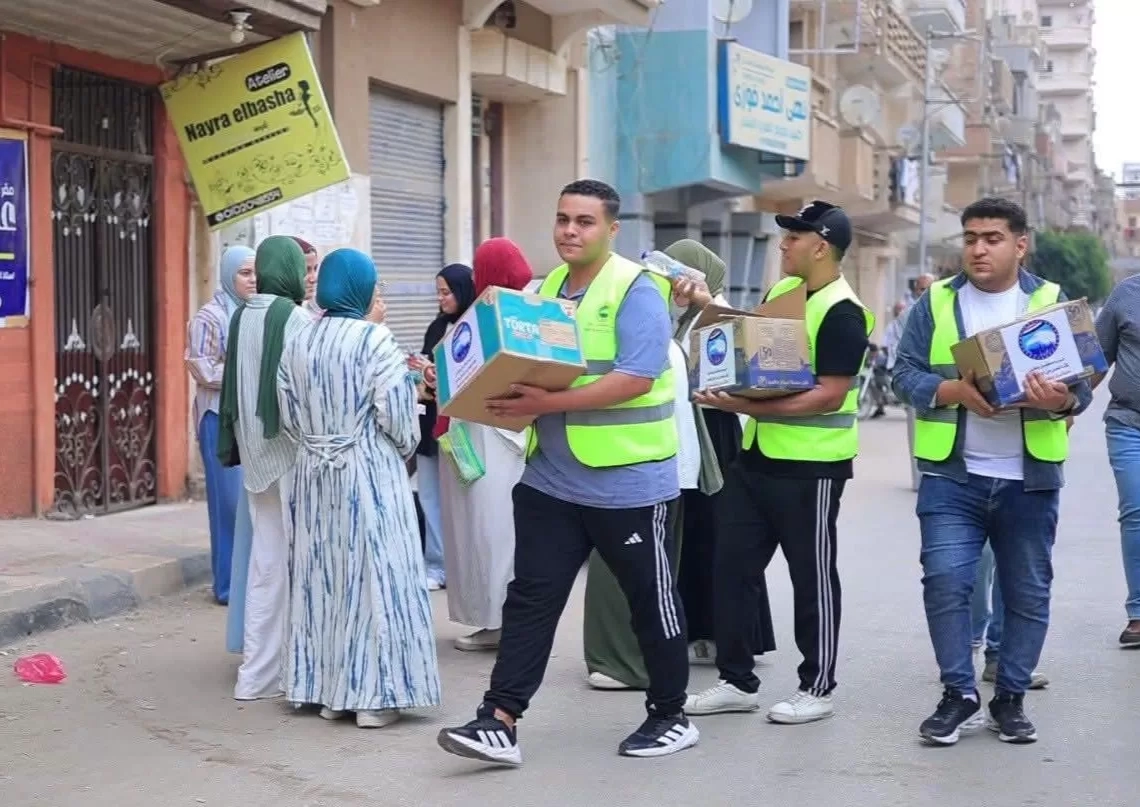 مياه و عصائر و أقلام لطلاب مدينة السادات 19 - جريدة المساء