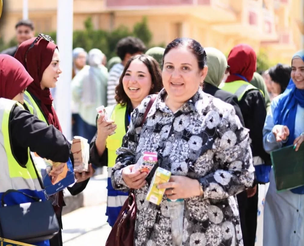 مياه و عصائر و أقلام لطلاب مدينة السادات 21 - جريدة المساء
