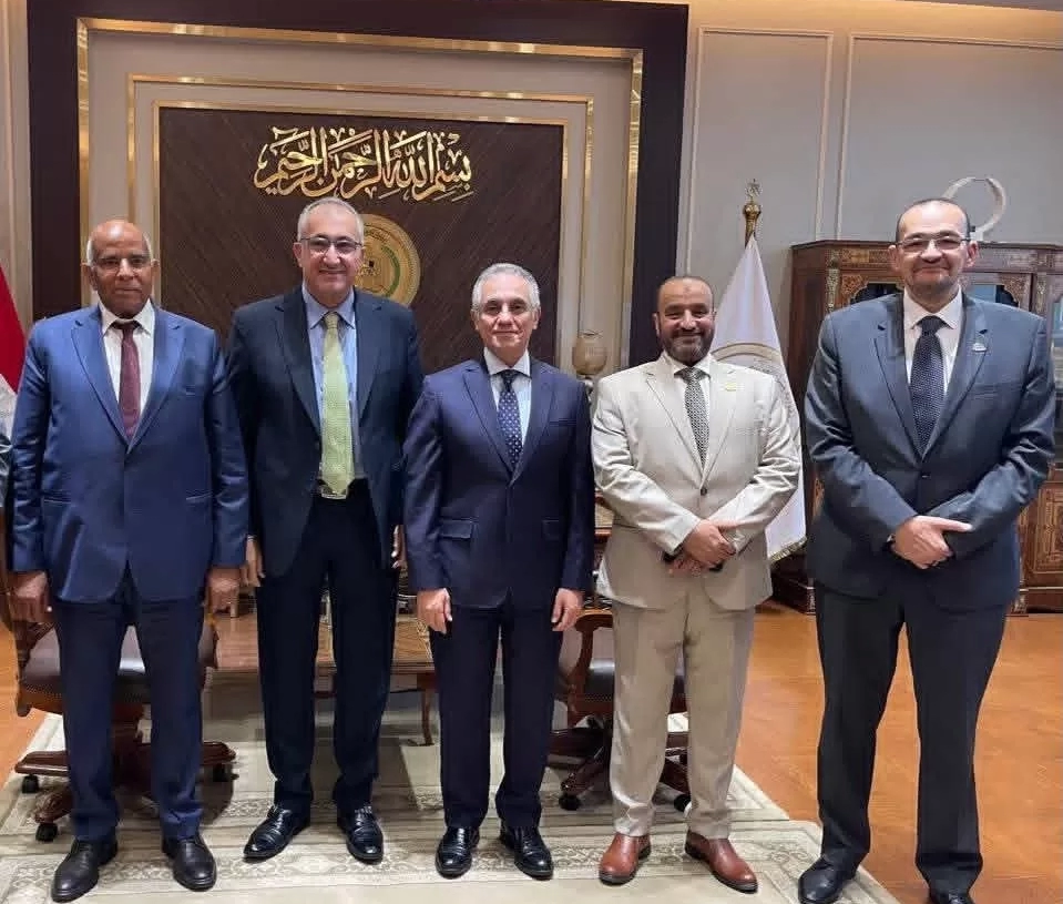 وفد من "حماة الوطن" بالمنيا يزور وزير العدل 18 - جريدة المساء