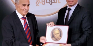 فاروق جويدة علي شاشة الأولي في صالون ماسبيرو الثقافي الجمعة 1 - جريدة المساء