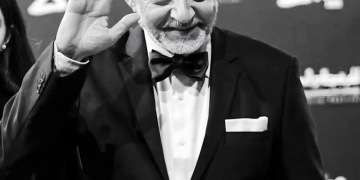 القاهرة السينمائي ينعي الفنان عبد العزيز مخيون 2 - جريدة المساء القاهرة السينمائي ينعي الفنان عبد العزيز مخيون 1 - جريدة المساء