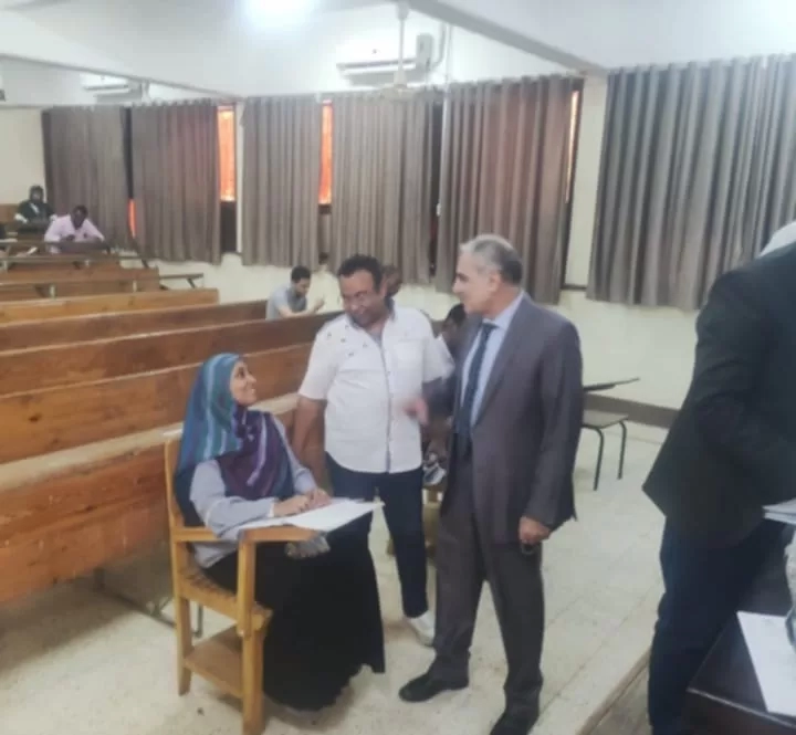 رئيس جامعة أسوان يتابع امتحانات معهد البحوث والدراسات الإفريقية ودول حوض النيل 19 - جريدة المساء