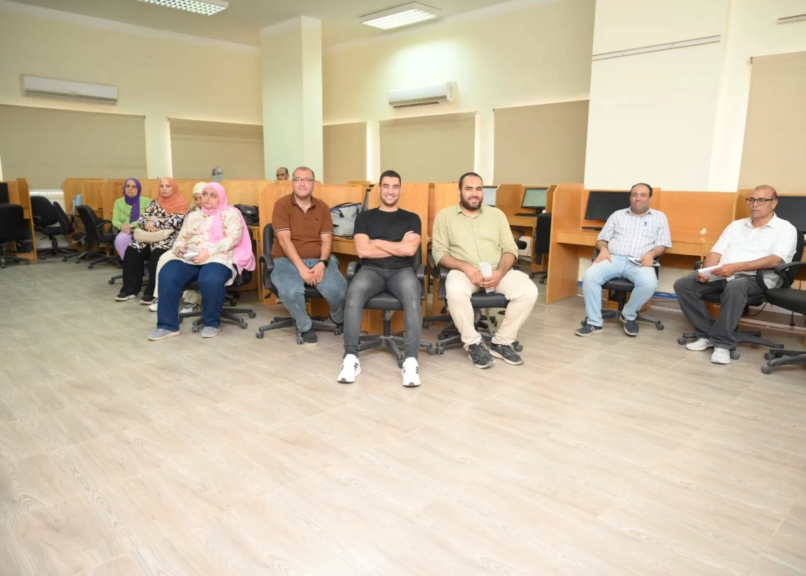 جامعة الفيوم: دورة تدريبية حول التسويق الإلكتروني الذكي بمركز الخدمة العامة 19 - جريدة المساء