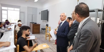رئيس جامعة المنيا يتفقد امتحانات كلية الطب البيطري بمدينة المنيا الجديدة 1 - جريدة المساء