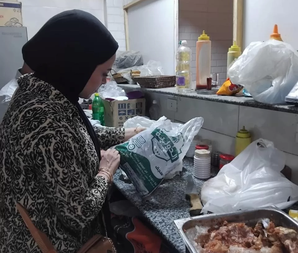تحرير 288 مخالفة تموينية خلال حملات رقابية مكثفة على المخابز والأسواق بالمنيا 17 - جريدة المساء