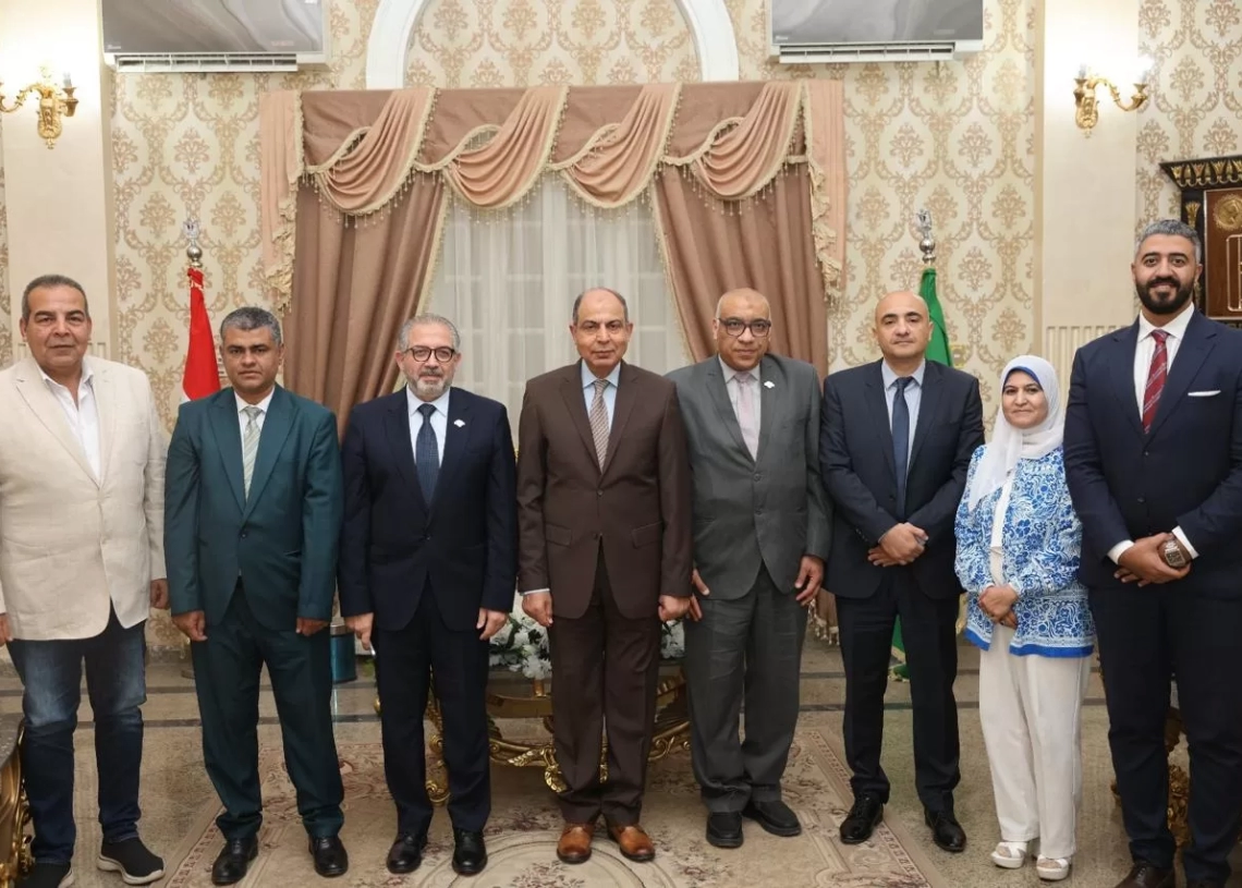 محافظ المنيا: توفير كافة أوجه الدعم لفرق العمل بالتامين الصحي الشامل بالمراكز والقرى 19 - جريدة المساء