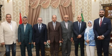 محافظ المنيا: توفير كافة أوجه الدعم لفرق العمل بالتامين الصحي الشامل بالمراكز والقرى 1 - جريدة المساء