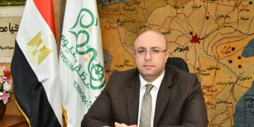 محافظ الفيوم يتابع تداعيات حادث حريق عيادة التأمين الصحي بكيمان فارس ويطمئن على حالة المصابين 1 - جريدة المساء