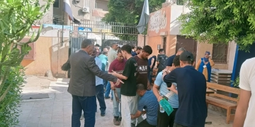 وكيل وزارة التعليم بأسيوط يتفقد محيط لجان امتحانات الثانوية بالقوصية 1 - جريدة المساء