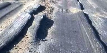 وزير النقل يوجه برصف 25 كم بالصحراوى الغربى بداية من كمين غرب أسوان 1 - جريدة المساء