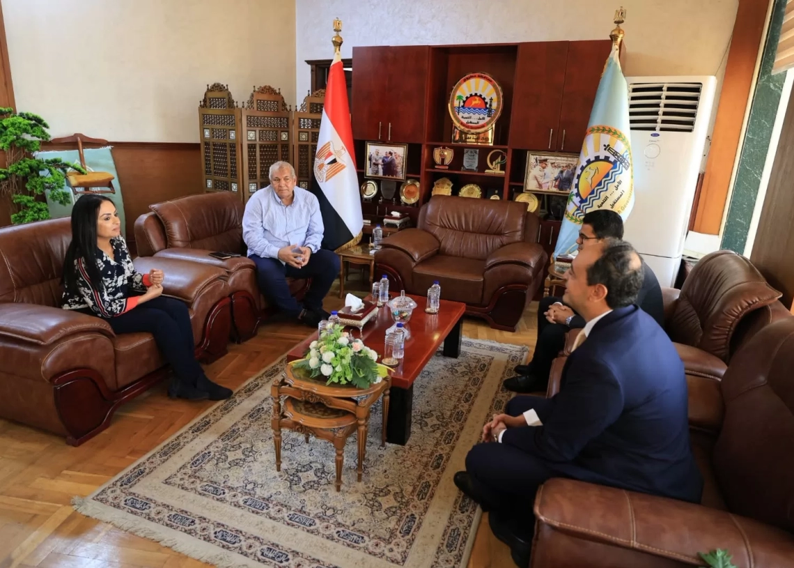 "مرسى" تستهل زيارتها لمطروح بلقاء المحافظ بديوان عام المحافظة 17 - جريدة المساء