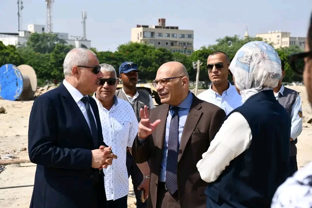 رئيس جامعة القناة يتفقد مشروع مستشفى طب وجراحة الأطفال 19 - جريدة المساء