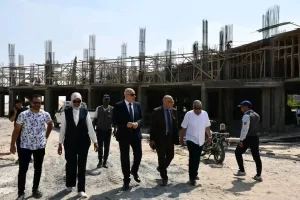 رئيس جامعة القناة يتفقد مشروع مستشفى طب وجراحة الأطفال 21 - جريدة المساء