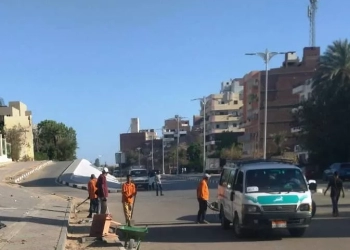 تكثيف إزالة التعديات ورفع الإشغالات وتنفيذ حملات النظافة بمدينة أسوان 25 - جريدة المساء