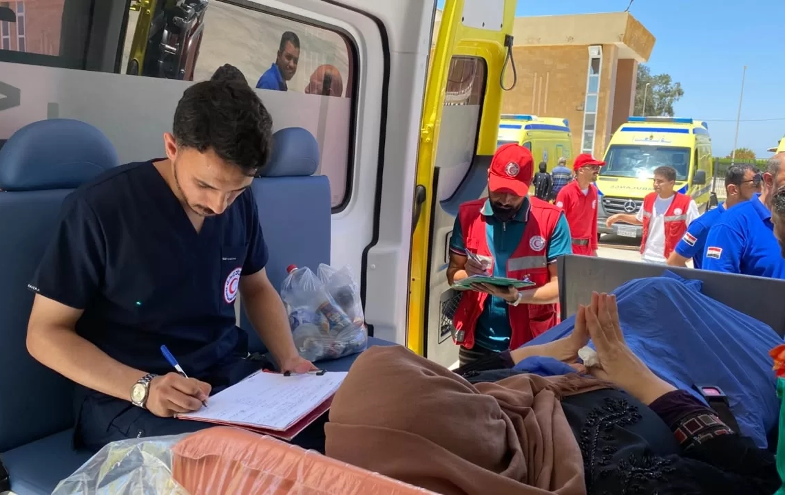 الهلال الأحمر يواصل دعمه الإنساني للجرحى والمرضى الفلسطينيين 18 - جريدة المساء الهلال الأحمر يواصل دعمه الإنساني للجرحى والمرضى الفلسطينيين 17 - جريدة المساء