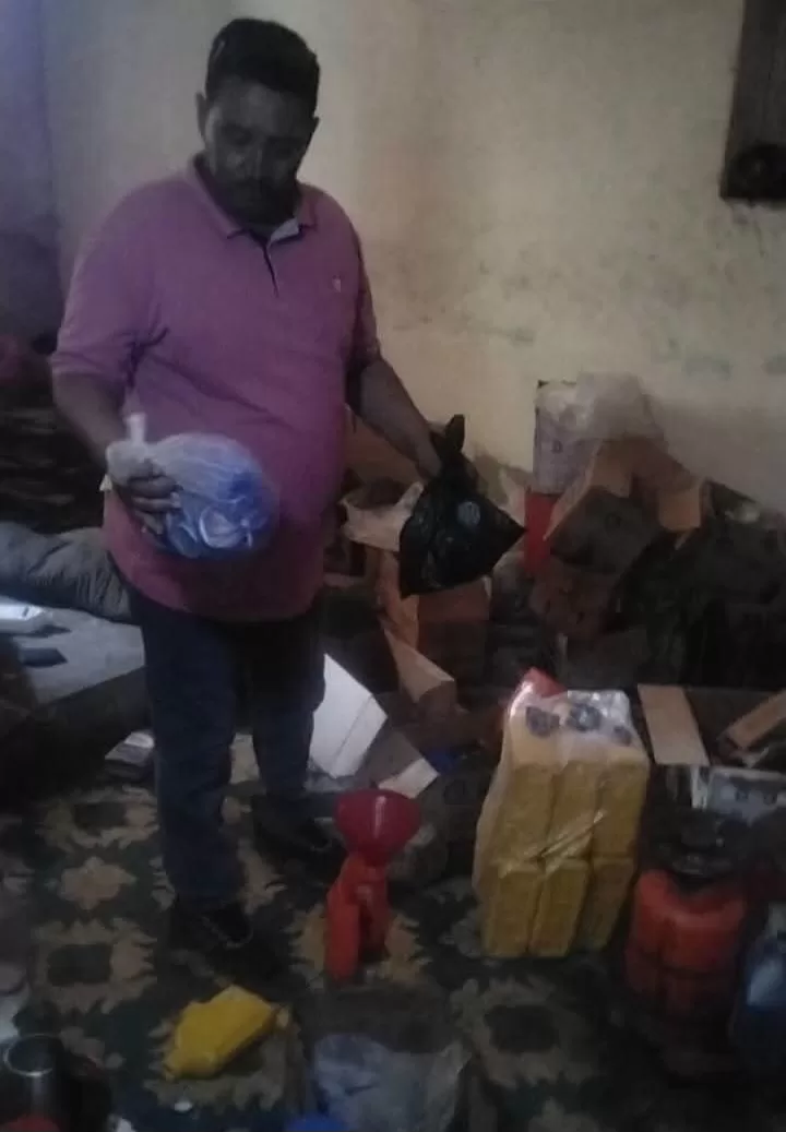 ضبط مصنع غير مرخص لتقليد زيوت السيارات الشهيرة في قنا 23 - جريدة المساء