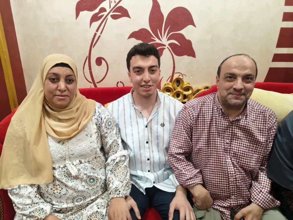 محمد مرعى «ابن المنوفية» خامس الجمهورية: أهدى تفوقى لأسرتى و أمنيتى الالتحاق بالهندسة 24 - جريدة المساء محمد مرعى «ابن المنوفية» خامس الجمهورية: أهدى تفوقى لأسرتى و أمنيتى الالتحاق بالهندسة 23 - جريدة المساء