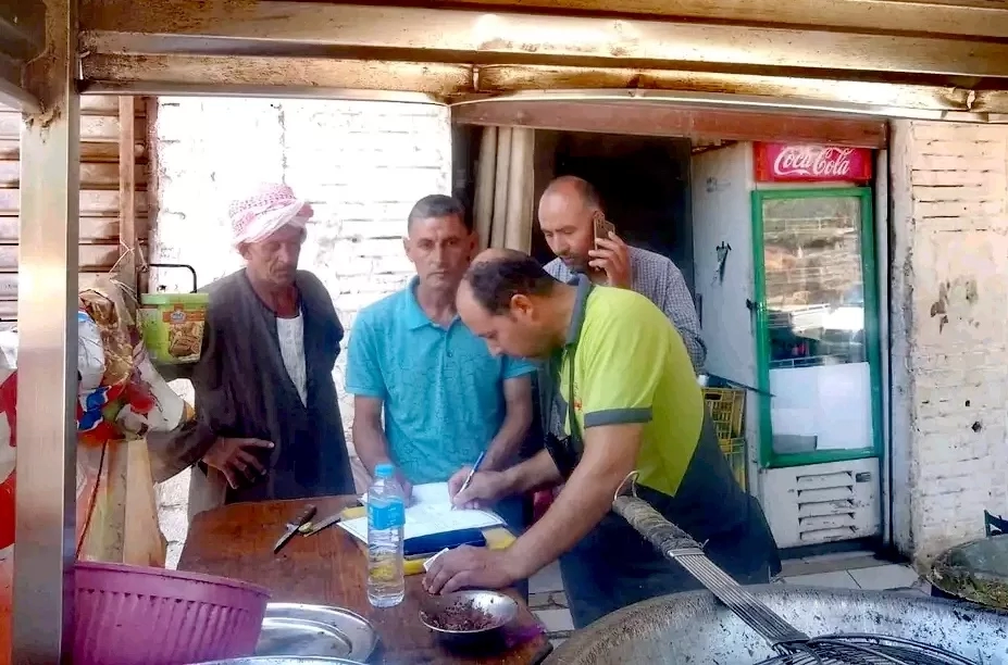 تحرير 23 إنذارًا بقرية (صندلا)ضمن جهود تقنين أوضاع المحال والأنشطة التجارية 19 - جريدة المساء