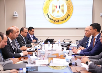 وزيرا الصناعة والعمل يبحثان سبل تعزيز التعاون بين الوزارتين لإزالة أية تحديات تواجه قطاع الصناعة 24 - جريدة المساء