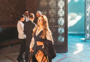 صور جديدة من كواليس فيلم "ابن مين فيهم؟".. قبل انطلاقه في 9 يوليو 23 - جريدة المساء