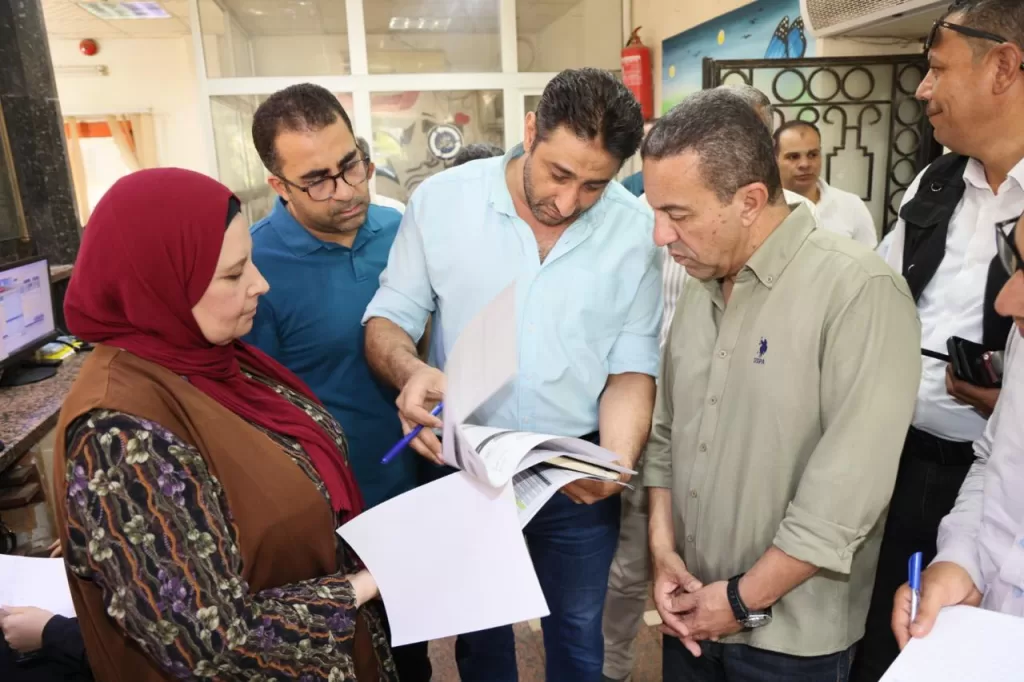 محافظ المنوفية يفاجئ مركز الخدمات البريدية و مجزر تلا لمتابعة مستوى الأداء و الارتقاء بجودة الخدمات 20 - جريدة المساء