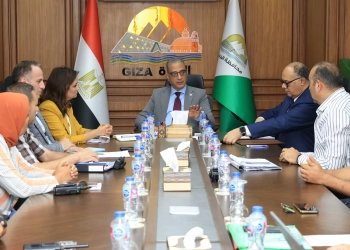 التراخيص وتطوير نزلة السمان.. محافظ الجيزة يناقش المشروعات بحي الهرم 27 - جريدة المساء
