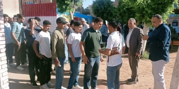مدير تعليم أسيوط يتفقد إجراءات التفتيش بلجان امتحانات الثانوية العامة بديروط 1 - جريدة المساء