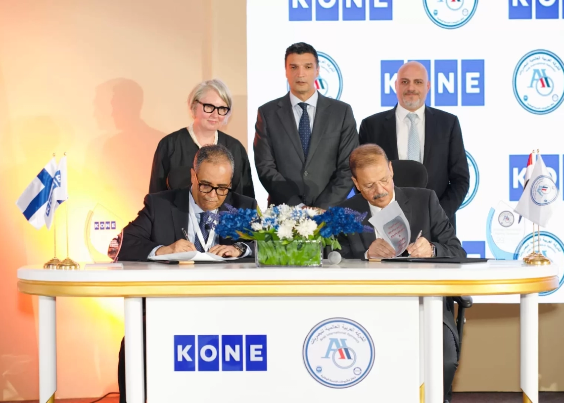 بحضور وزير الصناعة وسفيرة فنلندا لدى مصر...* *KONE والشركة العربية العالمية للبصريات توقعان اعلان نوايا استراتيجي 18 - جريدة المساء