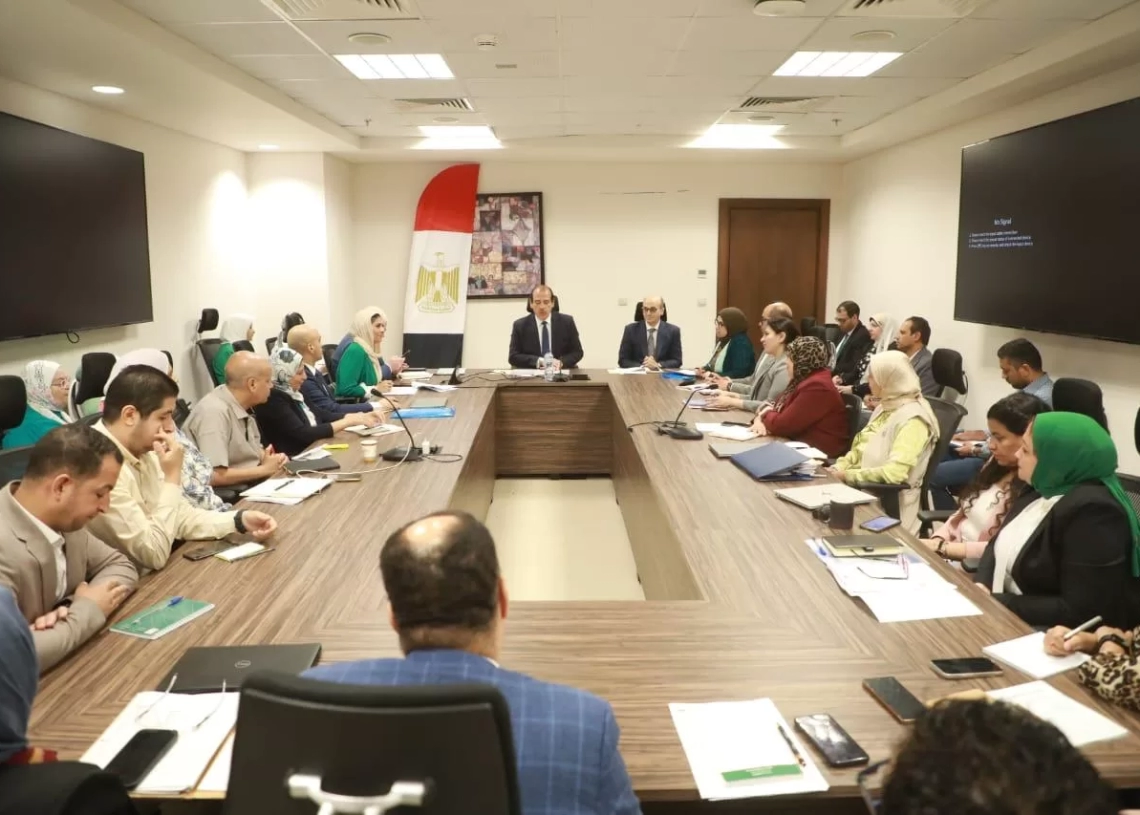 نائب وزير الصحة فى اجتماع موسع مع قيادات الطب الوقائي لمتابعة الأداء والاستعدادات المستقبلية 20 - جريدة المساء نائب وزير الصحة فى اجتماع موسع مع قيادات الطب الوقائي لمتابعة الأداء والاستعدادات المستقبلية 19 - جريدة المساء