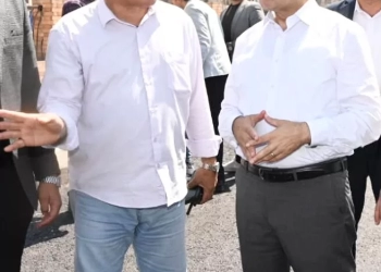 محافظ الغربية يرصد مشكلة طفح الصرف الصحي بمساكن الزراعة بسمنود.. ويوجه بالتعامل الفوري معها 27 - جريدة المساء