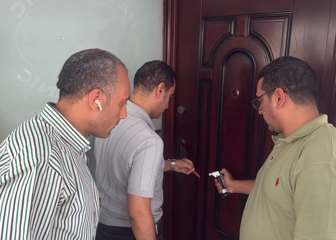 وزارة الصحة اغلاق منشأتين طبيتين غير مرخصتين بالإسماعيلية والجيزة وتضبط منتحلة صفة طبيب 16 - جريدة المساء وزارة الصحة اغلاق منشأتين طبيتين غير مرخصتين بالإسماعيلية والجيزة وتضبط منتحلة صفة طبيب 15 - جريدة المساء