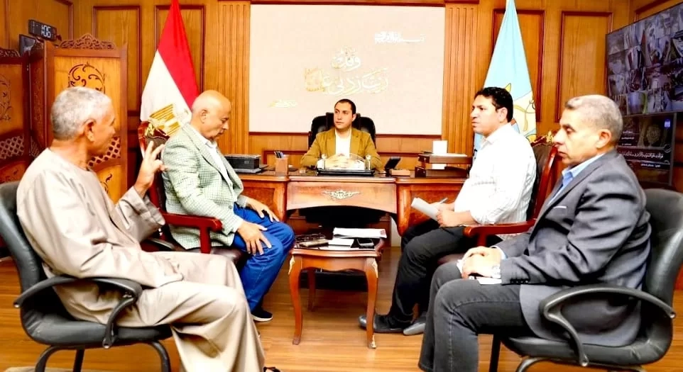 محافظ كفرالشيخ يناقش طلبات وشكاوى المواطنين للتواصل المباشر وحل مشاكلهم ميدانياً 19 - جريدة المساء