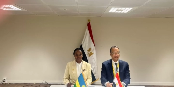 وزير الاتصالات يستعرض مع نظيره السوداني التعاون فى تطوير البنية التحتية الرقمية 1 - جريدة المساء