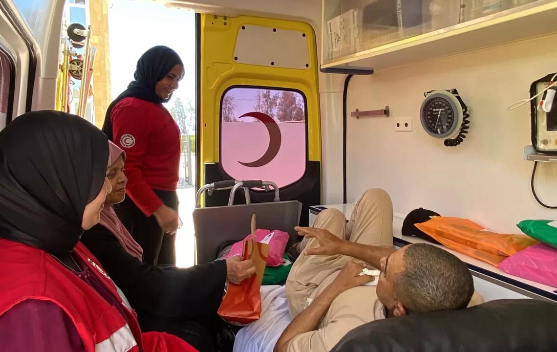 الدفعة 61 من الجرحى والمصابين الفلسطينيين تعبر معبر رفح برعاية كاملة من الهلال الأحمر 19 - جريدة المساء