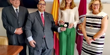 رئيس جامعة كفر الشيخ يختتم جولته العلمية في مملكة إسبانيا بإطلاق شراكة استراتيجية مع جامعة كومبلوتنسي الإسبانية 1 - جريدة المساء