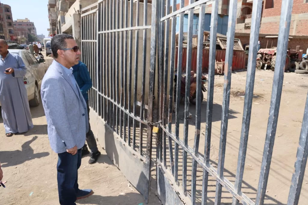 محافظ المنوفية : الإهمال إقالة رئيس قرية "سنتريس"..لإهماله في العمل 21 - جريدة المساء