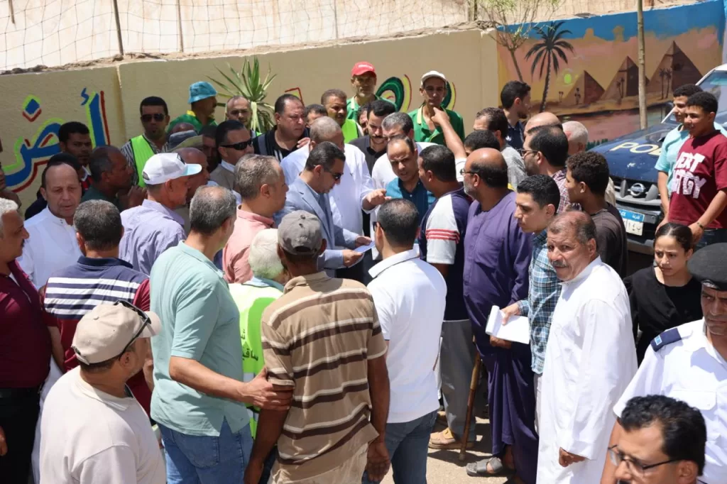 محافظ المنوفية يتفقد أعمال مبادرة "يوم في قريتنا" فى ساقية أبو شعرة بأشمون 21 - جريدة المساء