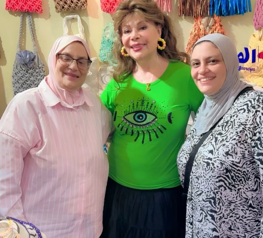 الفنانة صفاء أبو السعود تتفقد جناح قومي للمرأة بمعرض "ديارنا" بالساحل الشمالي 19 - جريدة المساء