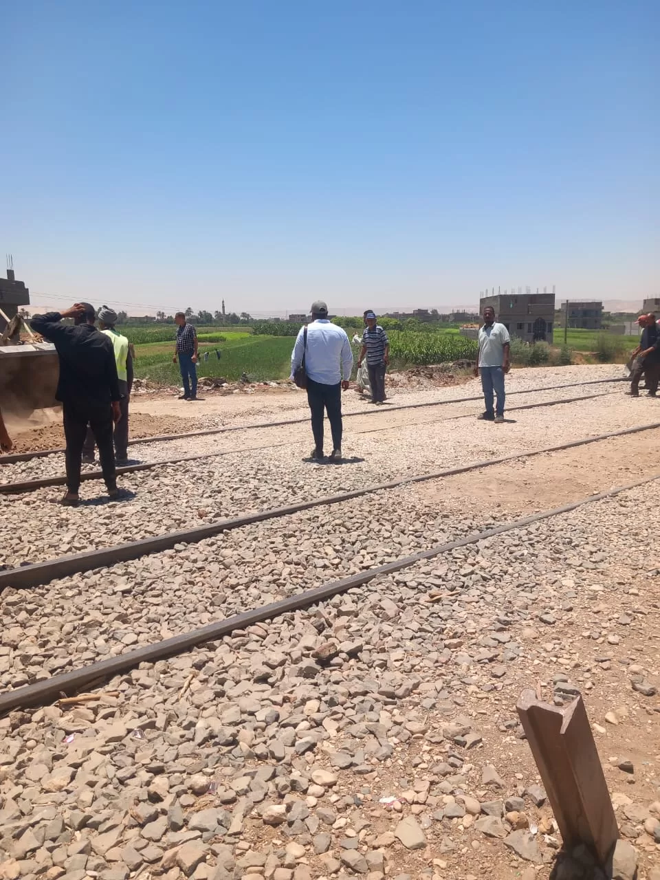 غلق 20 معبرًا غير قانوني على شريط السكك الحديدية بدشنا لحماية المواطنين 25 - جريدة المساء