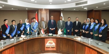 محافظ الجيزة يستقبل وفدًا من برلمان الشيوخ والشباب والطلائع بوزارة الشباب 2 - جريدة المساء محافظ الجيزة يستقبل وفدًا من برلمان الشيوخ والشباب والطلائع بوزارة الشباب 1 - جريدة المساء