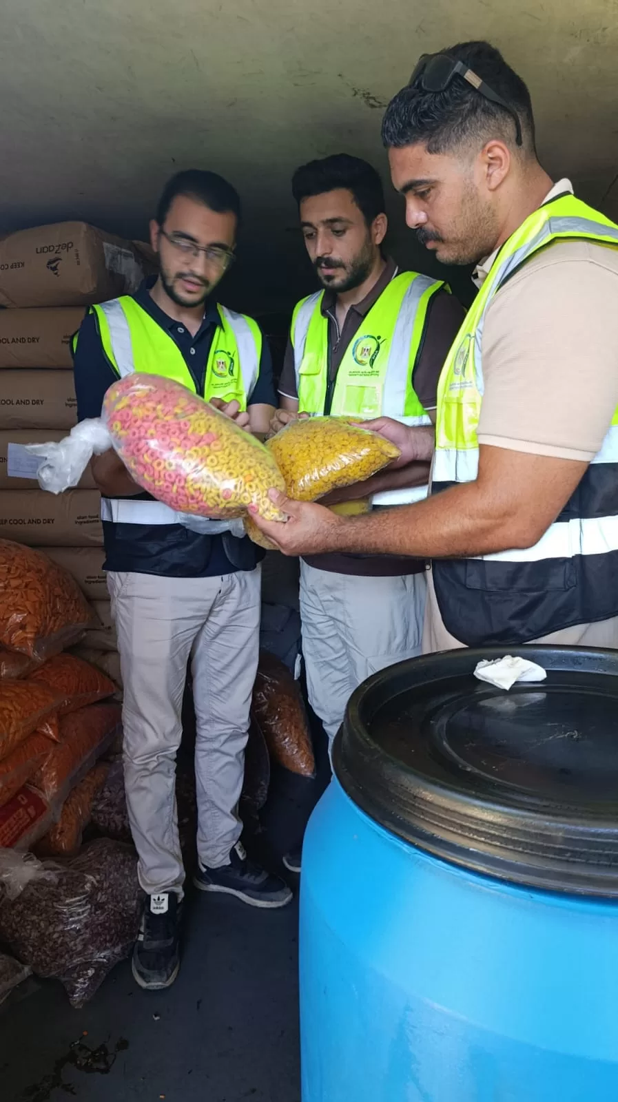 محافظ الغربية: حملات سلامة الغذاء تضبط مصنعًا غير مرخص ونصف طن سناكس مجهول المصدر قبل وصوله للمستهلكين